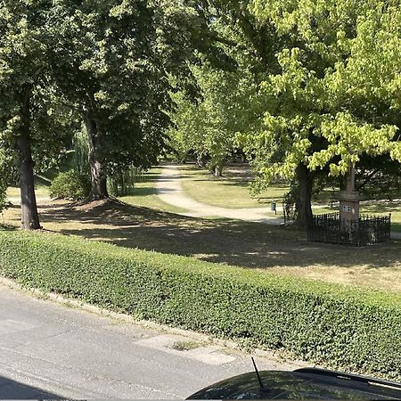 Rozmann Family Panzio & Apartmanhaz Sarvar Bagian luar foto