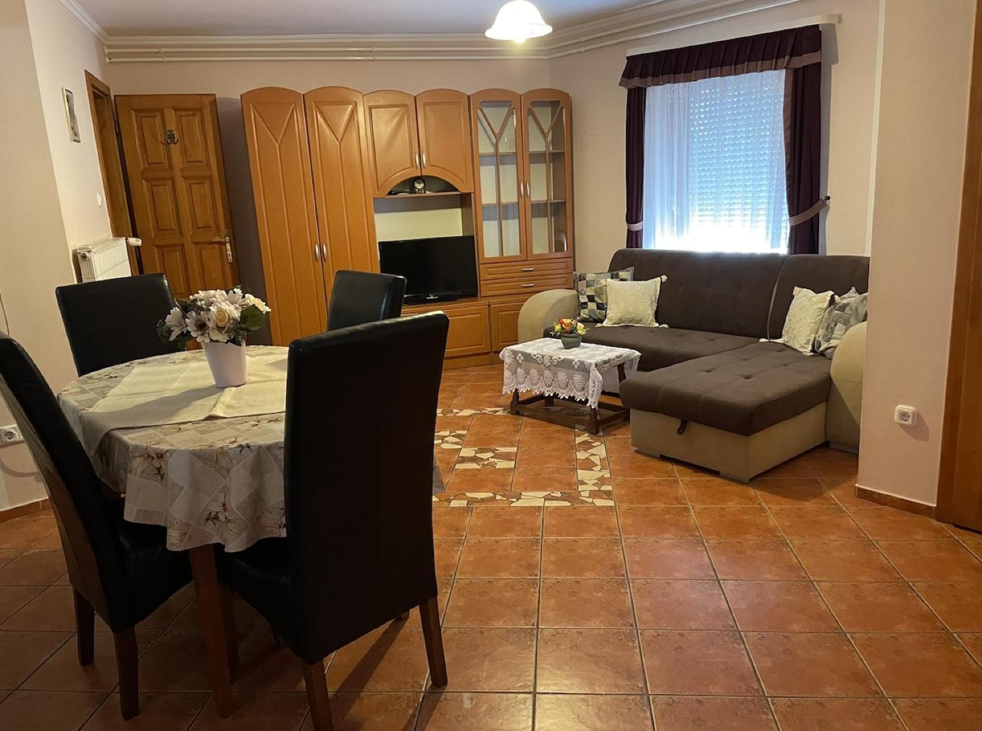 Rozmann Family Panzio & Apartmanhaz Sarvar Bagian luar foto