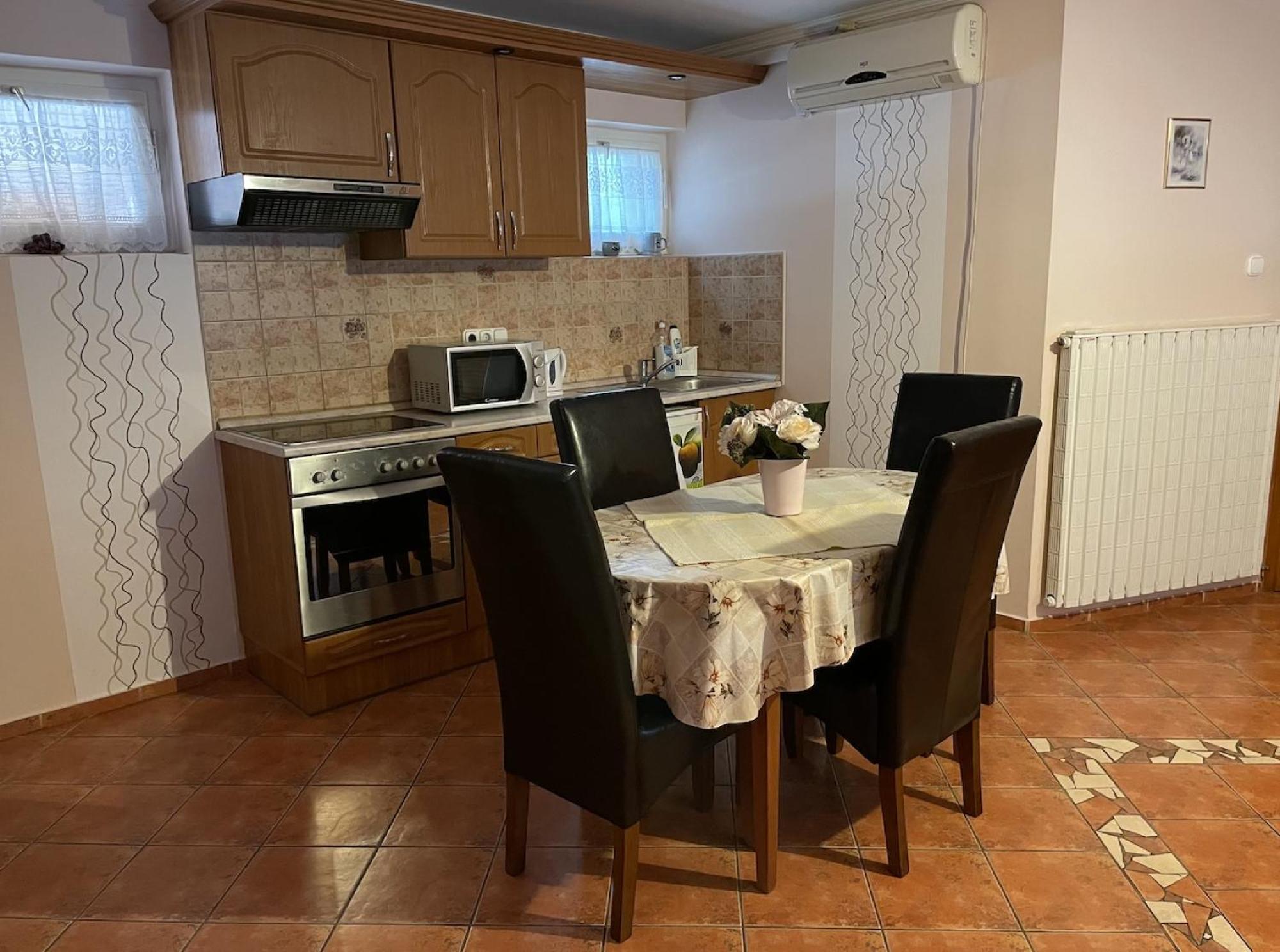 Rozmann Family Panzio & Apartmanhaz Sarvar Bagian luar foto