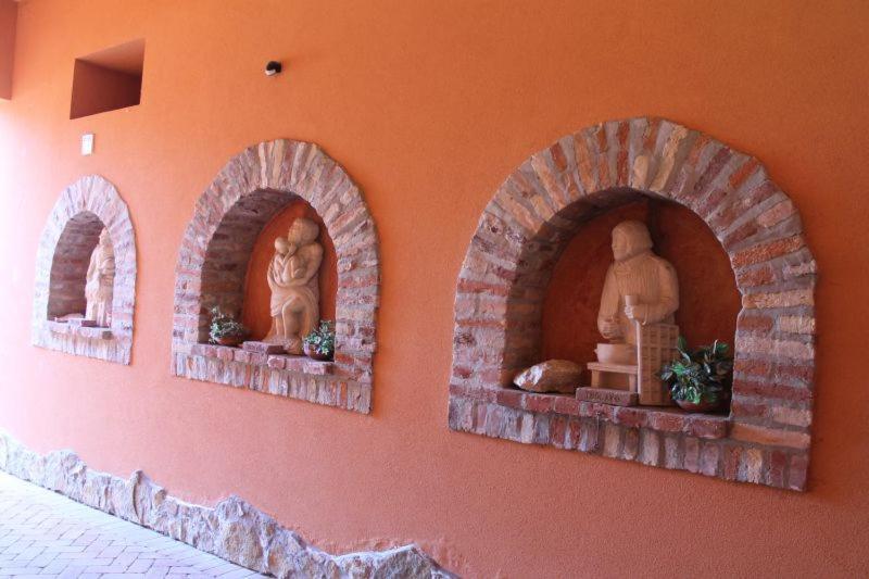 Rozmann Family Panzio & Apartmanhaz Sarvar Bagian luar foto